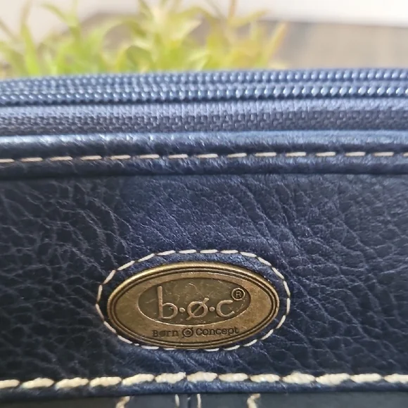 boc Navy and Light Blue Wristlet Clutch With Crossbody Strap - Picture 9 of 9